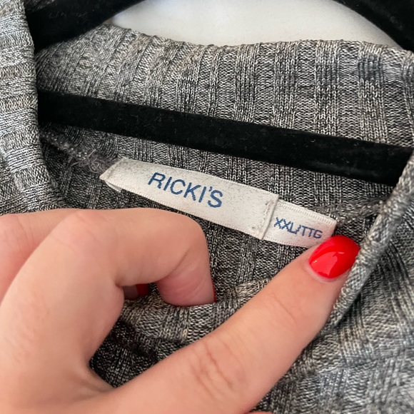 Ricki’s sleeveless grey/silver mock neck top xxl - Picture 4 of 6